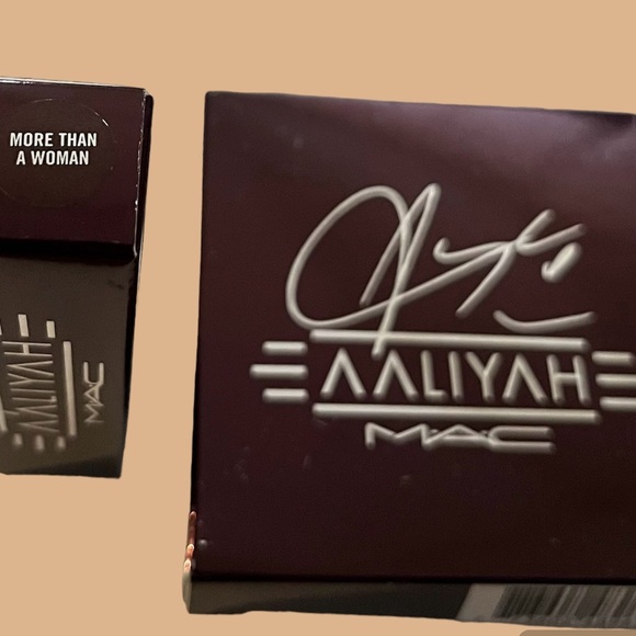 Aliyah Mac Makeup Bundle - Picture 3 of 11